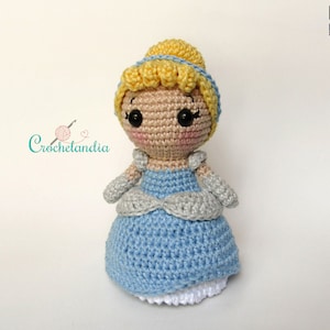 PDF: Cinderella inspired amigurumi doll - crochet pattern by Crochelandia