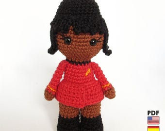 Uhura Star Trek Original amigurumi doll - crochet PDF pattern by Crochelandia - English, Spanish and Brazilian Portuguese