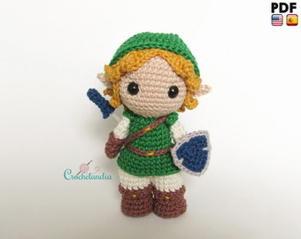 PDF: Link inspired amigurumi doll - crochet pattern by Crochelandia