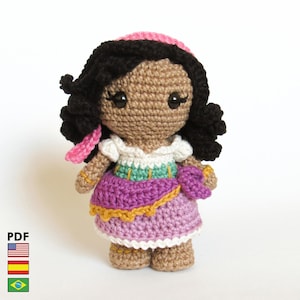 Esmeralda amigurumi doll - crochet PDF pattern by Crochelandia - English, Spanish and Brazilian Portuguese
