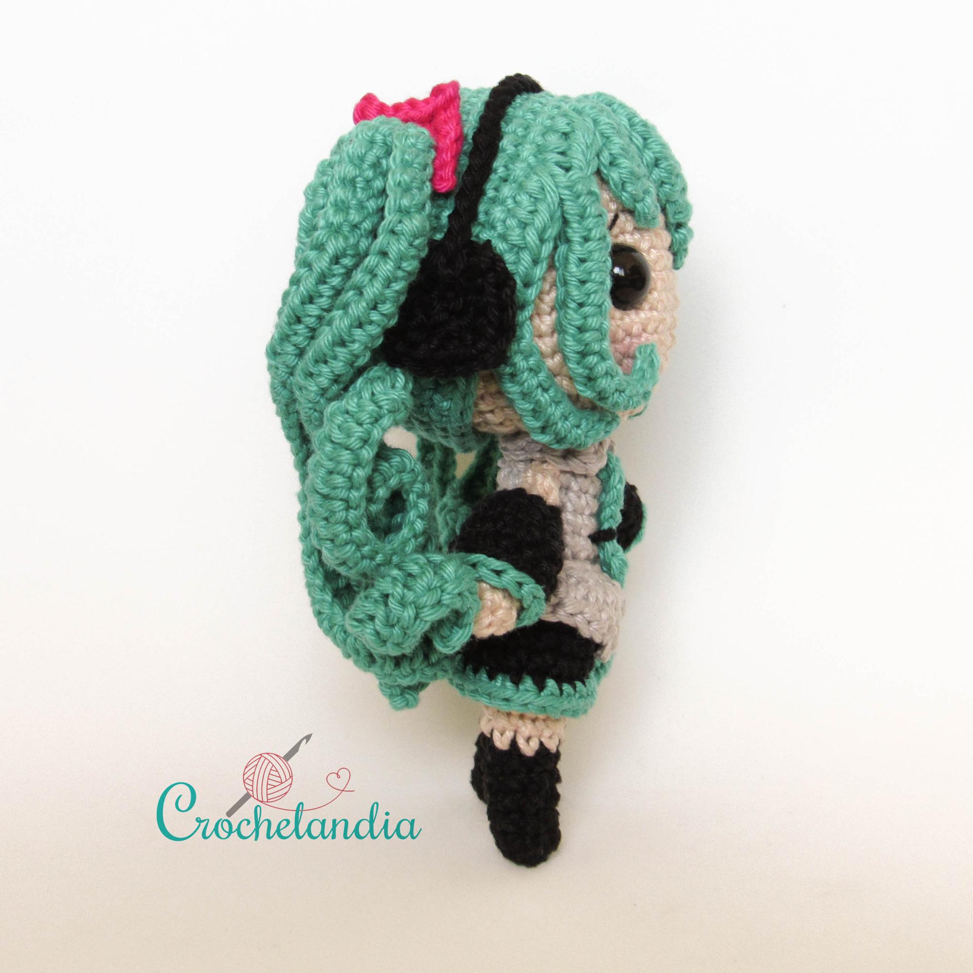 Hatsune Miku Amigurumi Doll - Crochet PDF Pattern by Crochelandia
