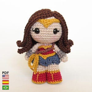Wonder Woman amigurumi doll - crochet PDF pattern by Crochelandia - English, Spanish and Brazilian Portuguese