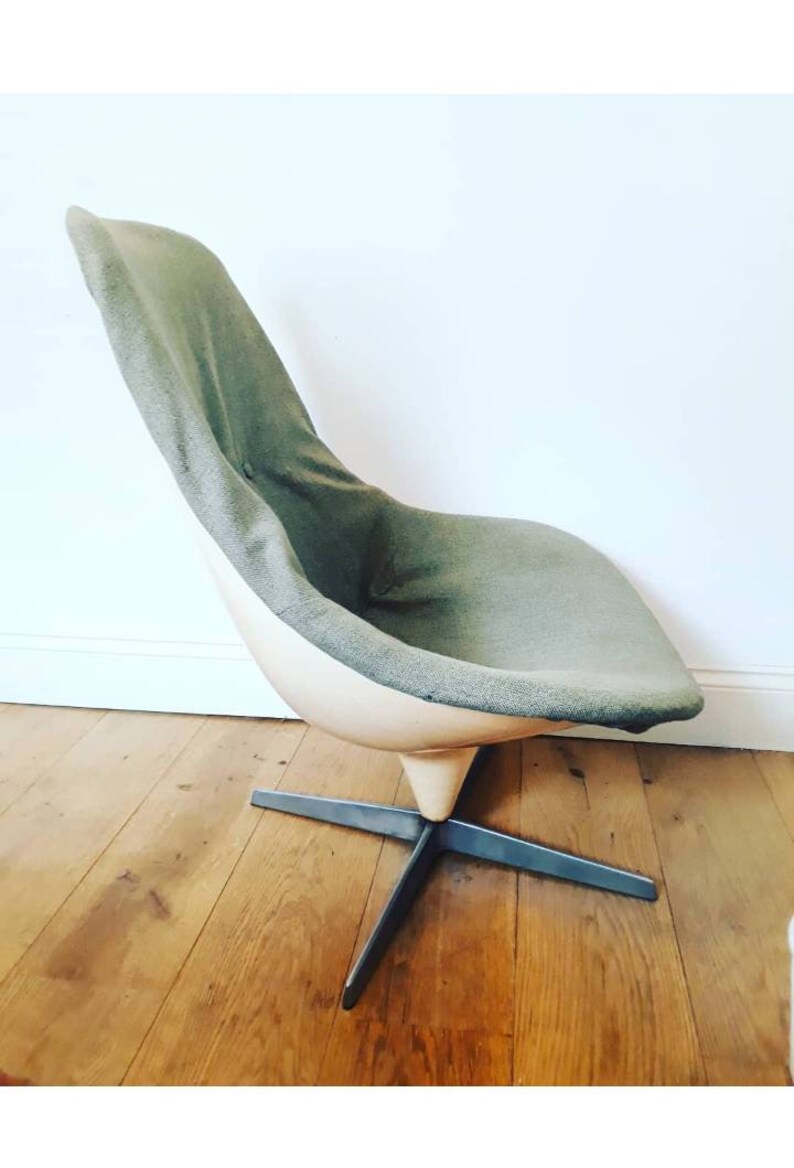 1960s Vintage Fiberglass Egg Swivel Chair by Lurashell Mid Century Etsy