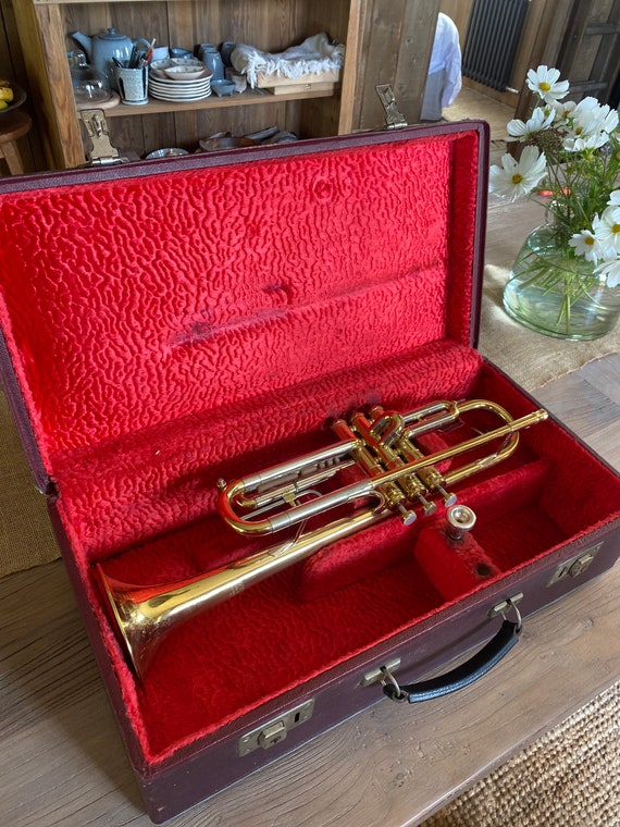 Getzen 300 Series Trombone Elkhorn 1985 Refurbished Case, 56 OFF
