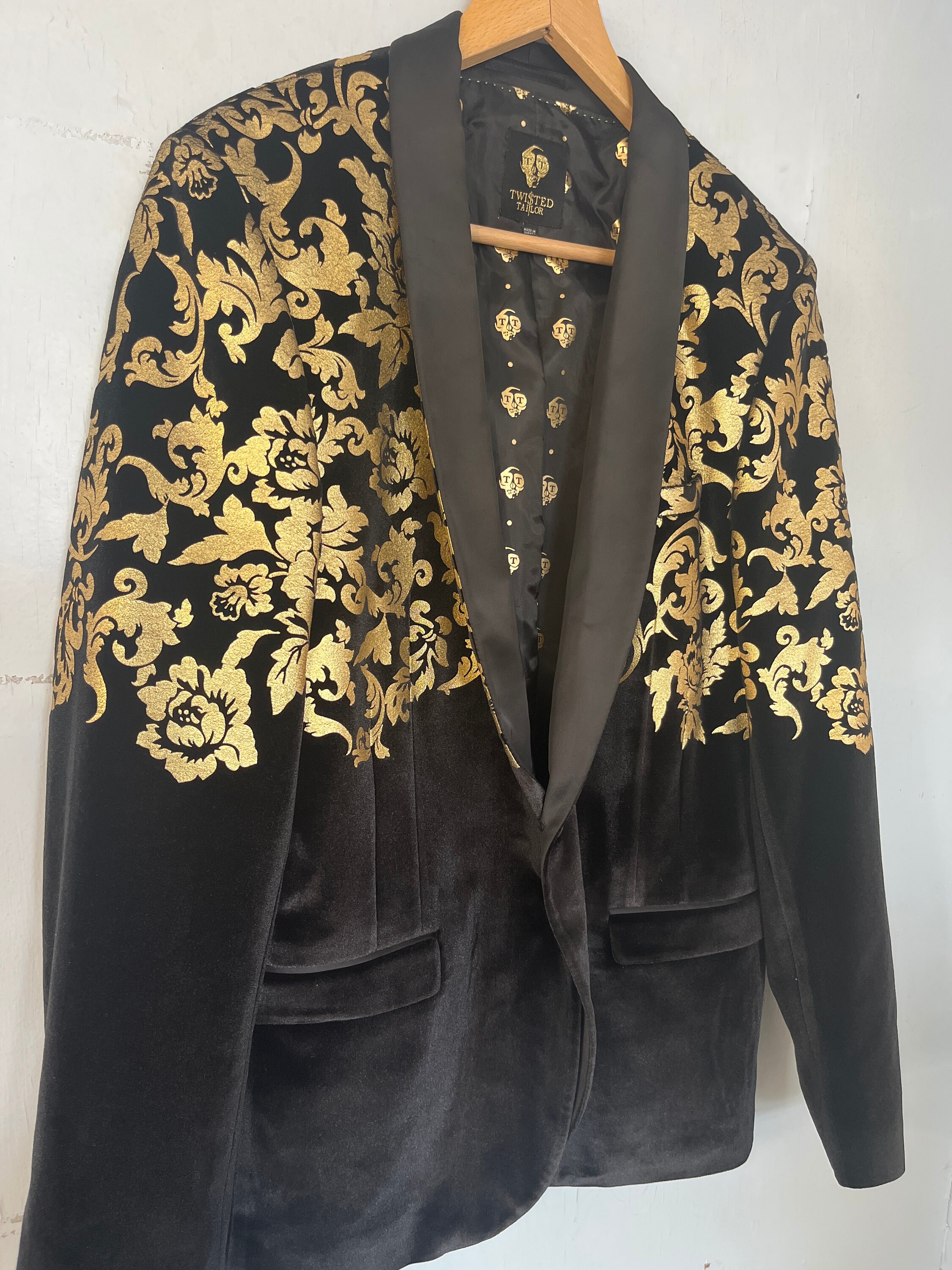 Vtg Blk Velvet-evening Jkt -gold Floral Print - Satin Collar