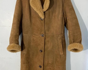 Vtg  70s ladies real lambs sheepskin long coat made in England