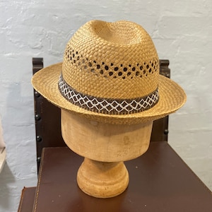 Cappello di paglia Vtg anni &#39;80 - cappello a secchiello di paglia - cappello estivo - abbigliamento da festival made in Italy
