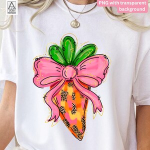 Ostern Coquette PNG Karotte im Doodle-Stil mit Leopardenmuster und rosa Schleife mit goldenen Akzenten. Frühlingsbezogener Hase Karotte für T-Shirt
