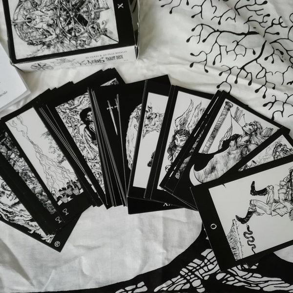 Tarot deck The Book of Kaos by Orryelle Defenestrate-Bascule