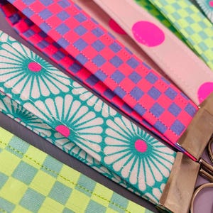 Llaveros de pulsera - Cordones - Llavero - Llavero de pulsera - Regalo - Accesorios para llaves de coche - Estampado de neón - Regalo para profesores - Cordón de muñeca - Reino Unido