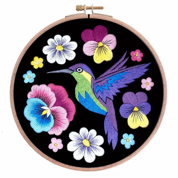Hand Embroidery Pattern for Patches and Brooches | Hummingbird and Flowers | Digital Download PDF + Complete Video Tutorials + Illustrations