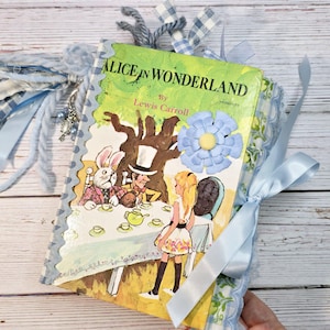Alice In Wonderland Junk Journal: Handmade Vintage Book, Lace & Ribbon