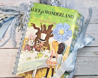 Alice In Wonderland Junk Journal: Handmade Vintage Book, Lace & Ribbon
