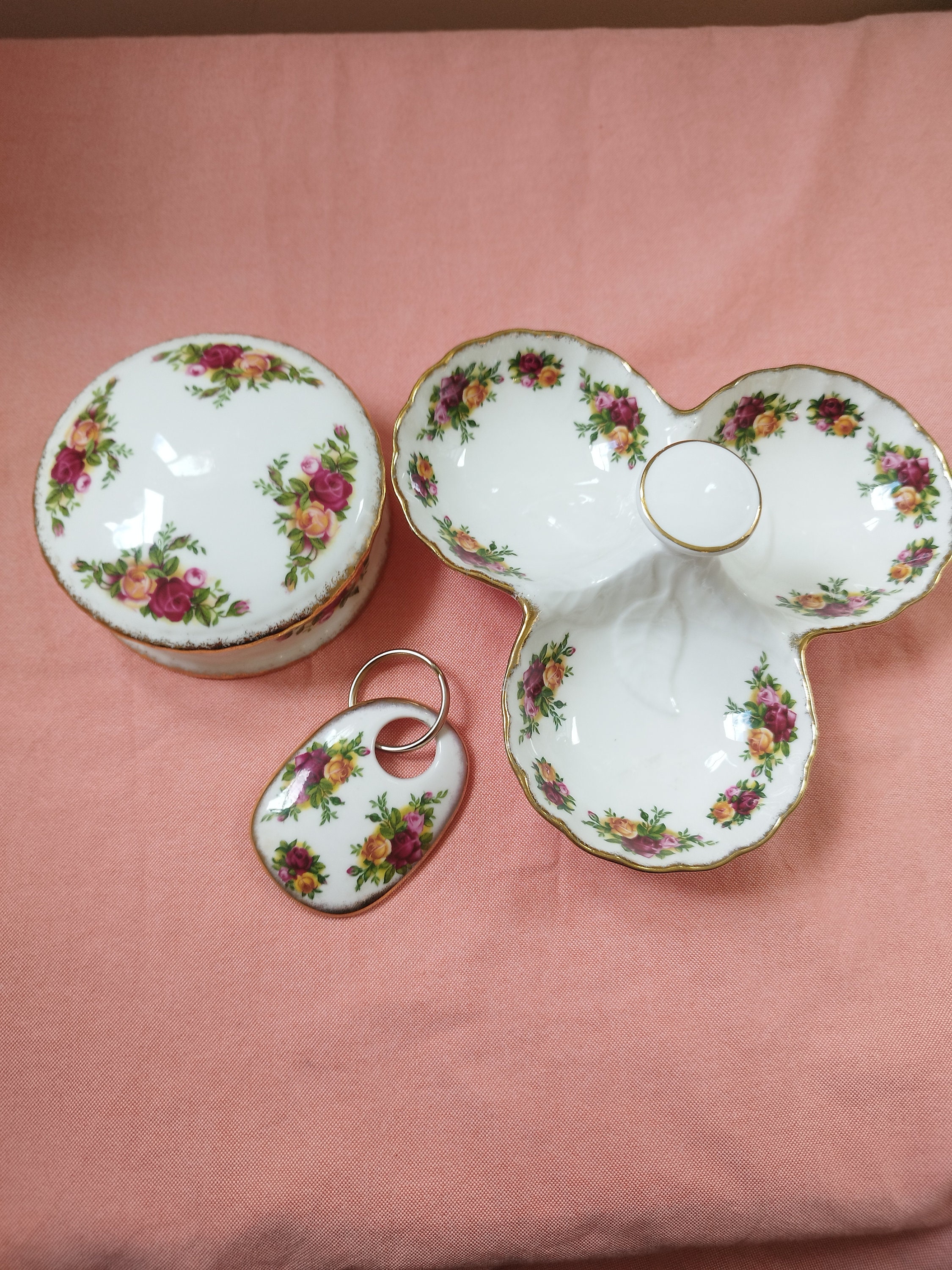Royal albert old country roses - Etsy 日本 Royal albert old country roses - Etsy 日本