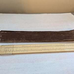 Righello di conteggio vintage con custodia in pelle originale