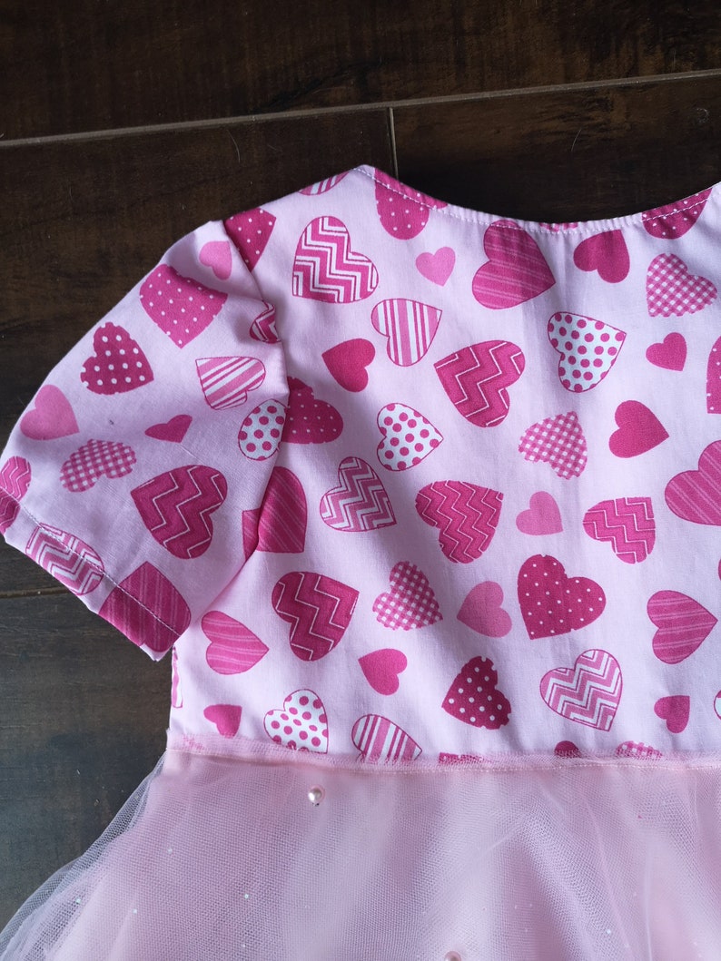 Photoshoot dress size 2-3 years Girls Pink Heart dress for Valentines Day or Birthday Short sleeves Tulle twirling skirt