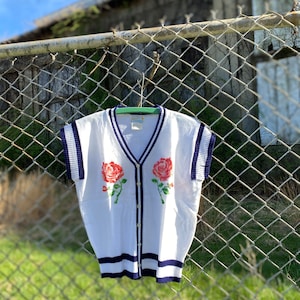 Vintage 1970s Helen Sue Embroidered Rose & Stripes Cropped Cap Sleeve Cardigan
