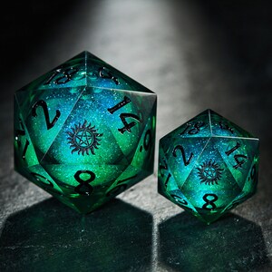 Green Liquid Core Galaxy Dice Supernatural Anti-possession Dice Set Chonk D20