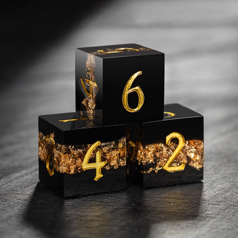 Jeu de dés en feuille d'or noirs D6 x 3