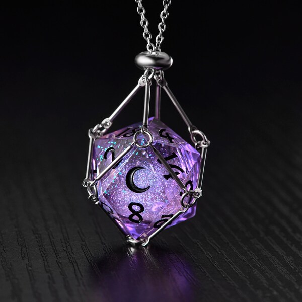 Collier violet Liquid Core Galaxy Dice Moon D20