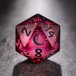 Jeu de dés à noyau liquide rouge foncé Lune Only D20