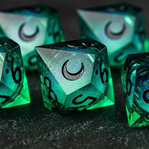 Green Liquid Core Moon Vampire Dice D10