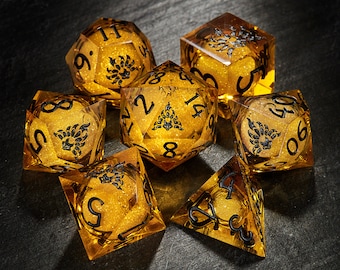 Yellow Sand Liquid Core Nine Tail Fox Dice Set