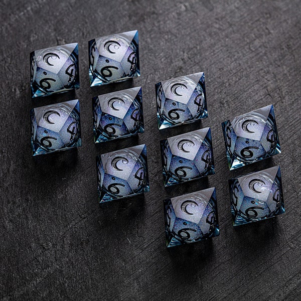 Dados de vampiro con núcleo líquido azul oscuro Galaxy Moon D10