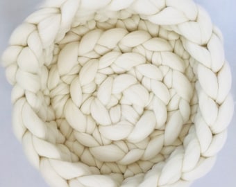 Hand-Knitted Merino Wool Pet Bed: Chunky Cat Cave