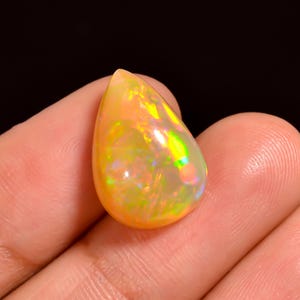 Ethiopian Opal Top Grade Quality 100% Natural Welo Fire Ethiopian Opal Cabochon Gemstone For Making Jewelry 5.5 Ct. 17X11X6 mm AQ-860