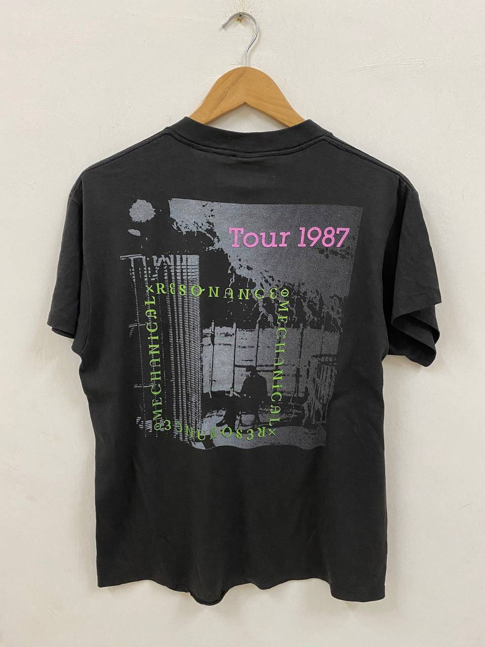 【80's Vintage】TESLA Tour 1987 USA製 Tシャツ Vintage 1987 Tesla Mechanical Resonance Tour T-shirt - Etsy