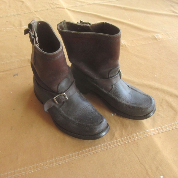 Men's 9 / 9.5 Gokey Moc Toe Work Boots / Botte Sauvage, 1950s 1960s, Brown Leather, The Classic, Snake Proof