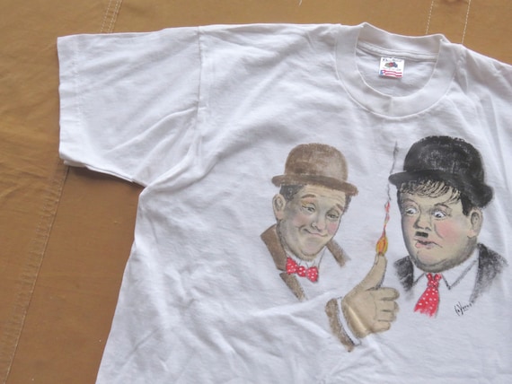 XL 90s Laurel & Hardy Hand Painted T-shirt / Frui… - image 10