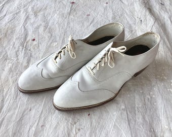 Men's 8 Narrow 20s / 30s White Wing Tip Shoes / Leather 1920s 1930s Goodyear Welt