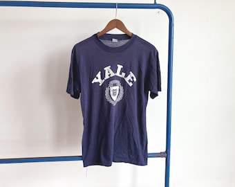 Medium / Large 80s Yale University T-shirt T-shirt / 1980s Paper Thin Ivy league