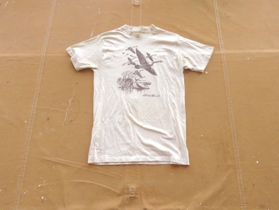 Small 70s Eddie Bauer T-shirt / Geese 1970s Comin… - image 1