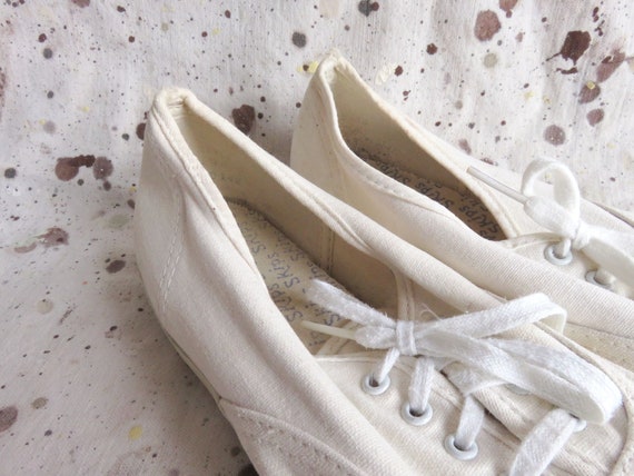 Women's 7.5 70s White Skips Tennis Shoes / White … - image 3