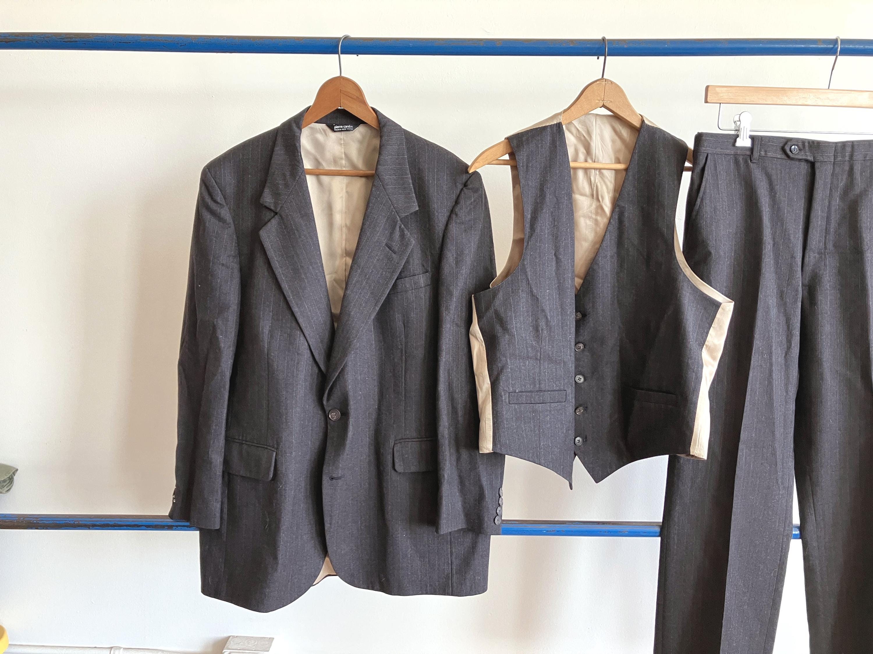 Medium / Size 42 80s Pierre Cardin Three Piece Wool Suit / Gray