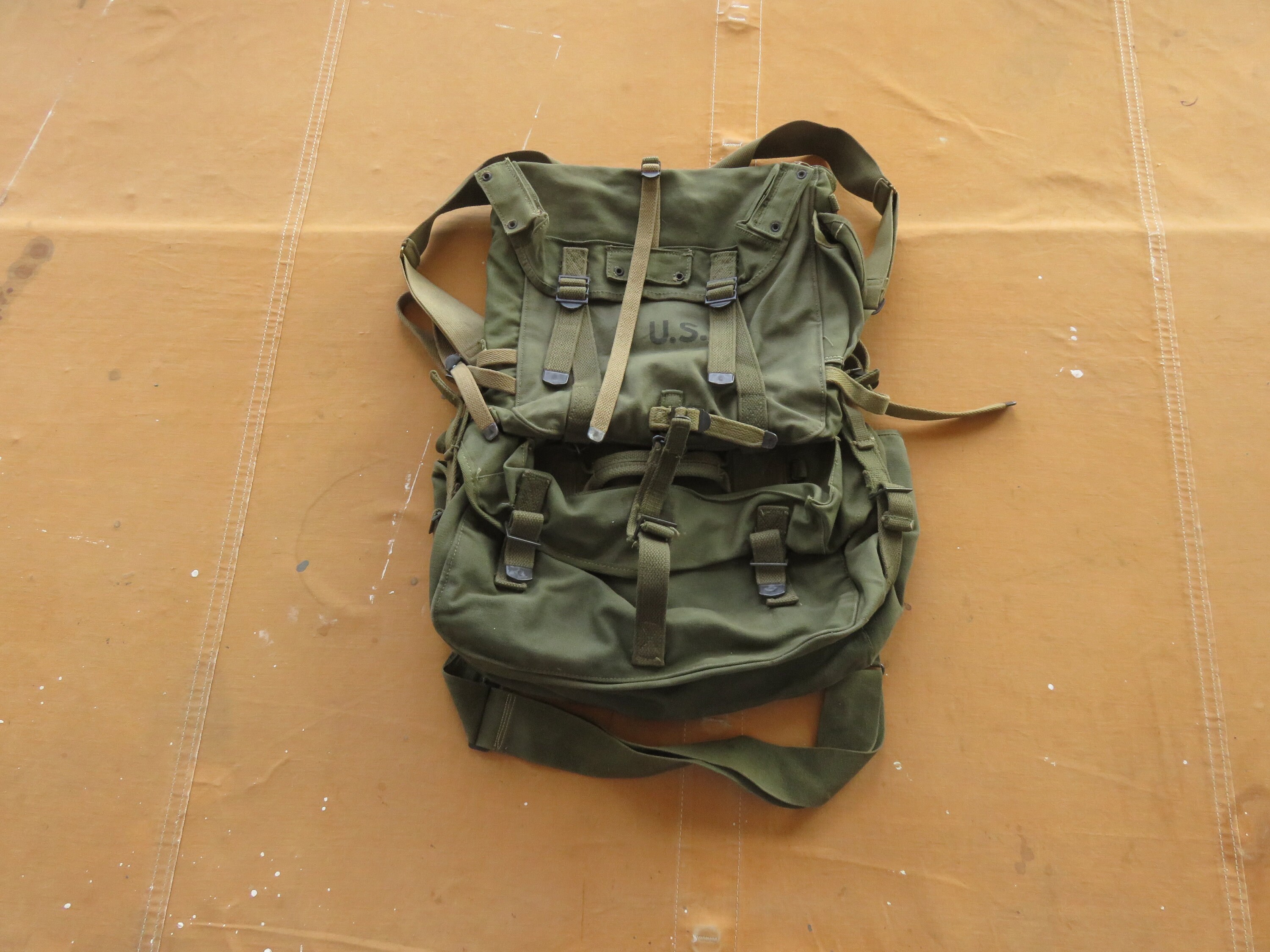 Vintage 40s / 50s US Army Rucksack / Canvas Green Military Army 