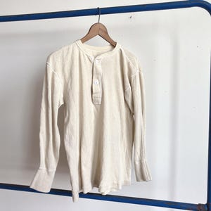 Medium jaren 80 noodlijdend henley thermisch shirt Amerikaanse leger / hemd van wol en katoenmix militair