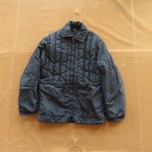 Small 60s Women&#39;s Quilted Ski Jacket / Black Nylon Sun Faded Puffer Puffy Thermal Quilt Coat 1960s