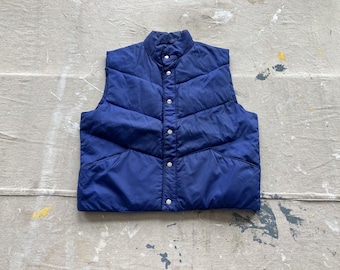 Medium / Large 70s Puffer Down Vest / Ski Vest 1970s 1980s Navy Blue Puffy Vest