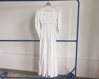 XXS Antique White Cotton Lace Wedding Dress / 1910s Victorian Gown