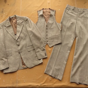 Medium / Size 40 70s Palm Beach Three Piece Herringbone Wool Suit / Jacket Pants Vest 1970s 1980s Men&#39;s Suit Brown Tan Twill