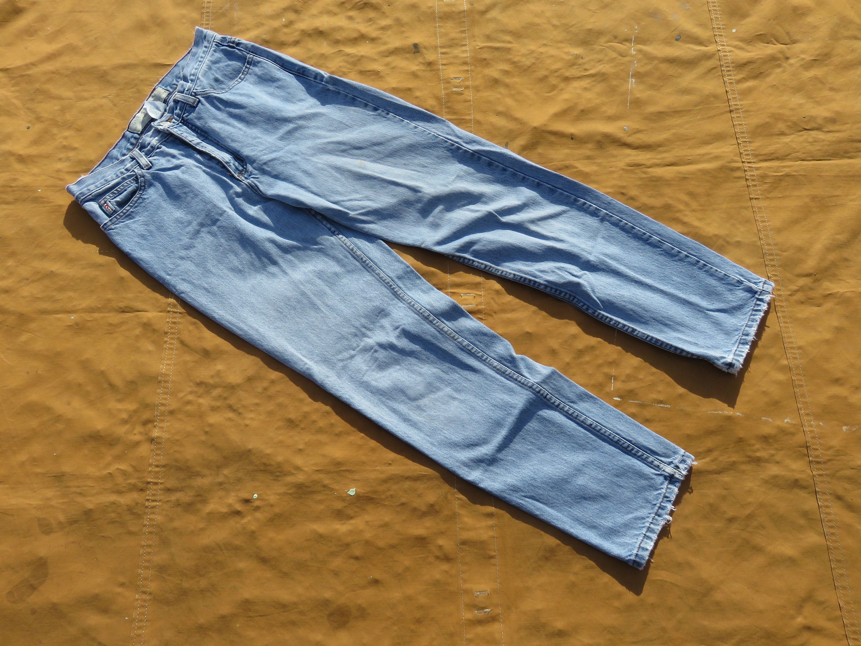 30 X 29 90s Guess Jeans / Faded Frayed 