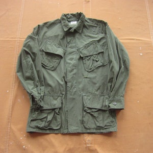 Kleine / Mittelgroße 60er Jahre US Army Popeline Baumwolle Dschungeljacke / Vietnamkrieg Schrägtasche Militär Feldmantel