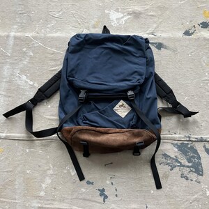 Vintage 80s / 90s Eastern Mountain Sports Leather Bottom Backpack