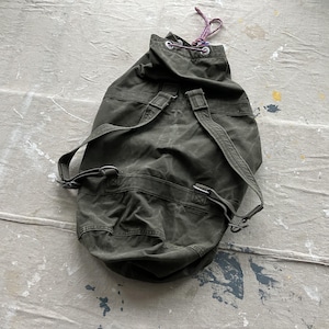 Sac à dos militaire européen en toile vintage sac polochon / énorme sac de portage utilitaire en toile des années 1960 des années 1970 en coton vert toile
