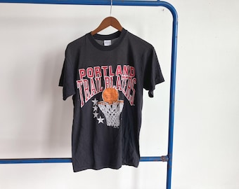 Medium / Large 90s Portland Trailblazers T-shirt /1990s Logo 7 Basketball Tee Faded Black