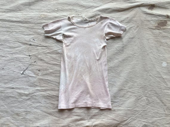 XS 40s Destroyed Cotton White T-shirt / 1940s Ribbed White Binder